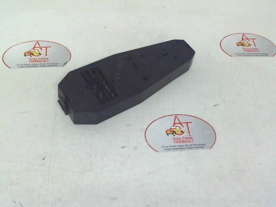 Base portalampade fanale posteriore destro VOLKSWAGEN POLO 2  - 1
