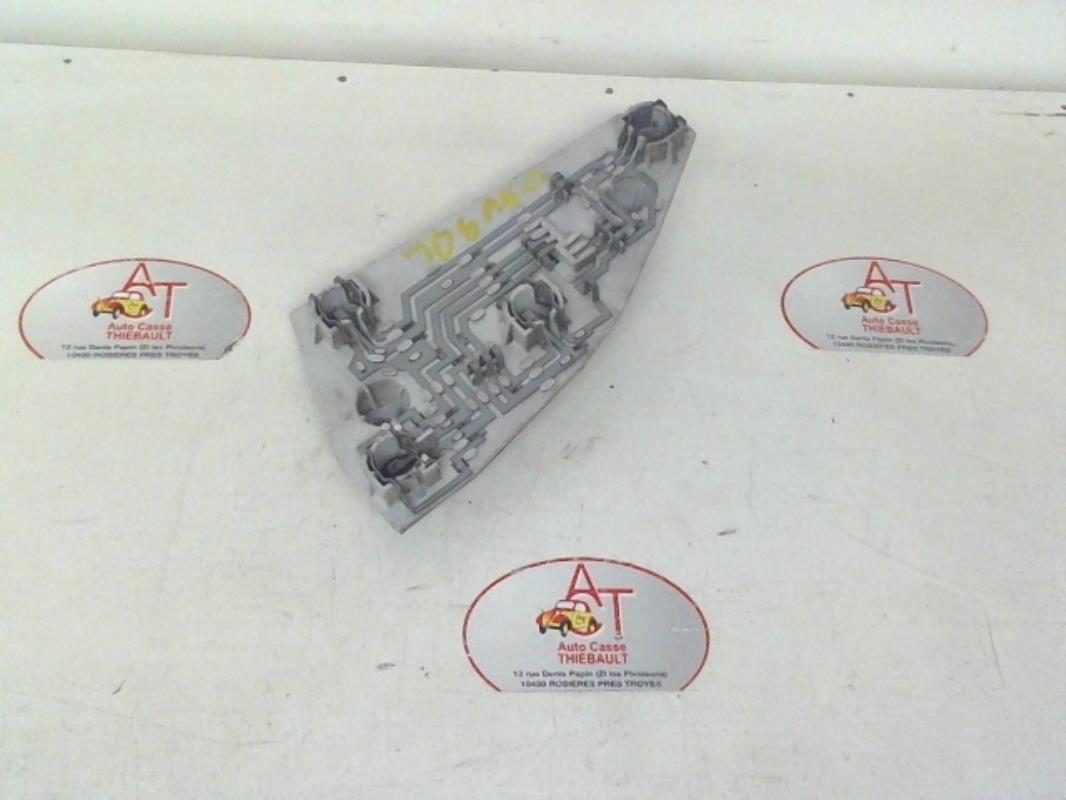 Base portalampade fanale posteriore destro PEUGEOT 106 PHASE 1  - 1