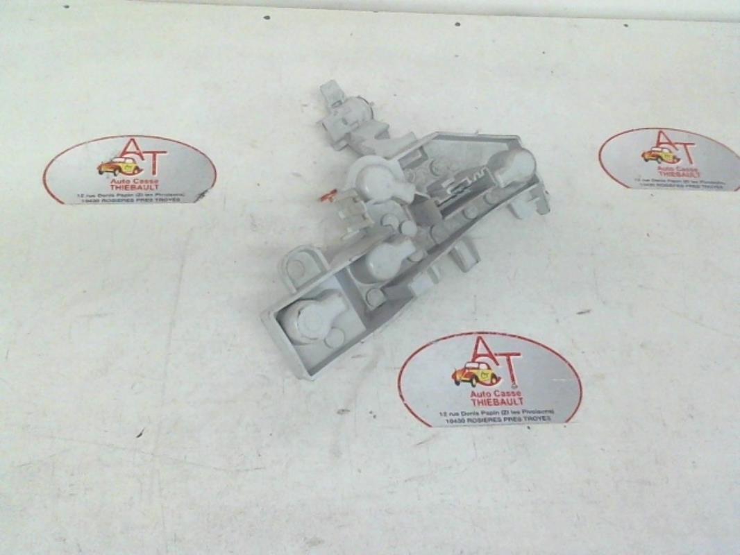 Base portalampade fanale posteriore destro BMW SERIE 1 E81 Diésel - 1