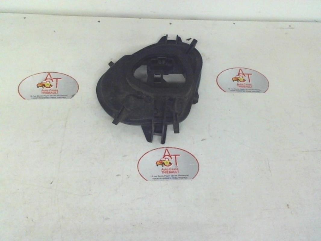 Base portalampade fanale posteriore destro PEUGEOT 208 1 PHASE 1 Diésel - 1