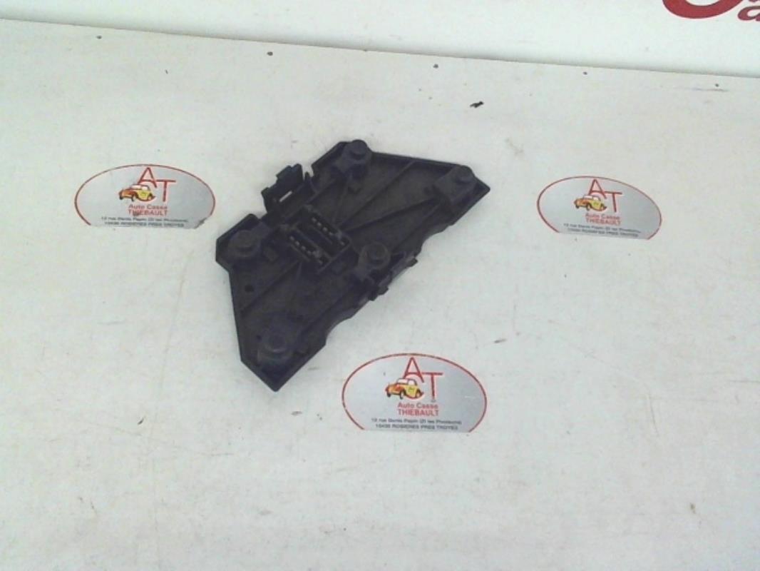 Base portalampade fanale posteriore destro PEUGEOT 605 PHASE 2  - 1