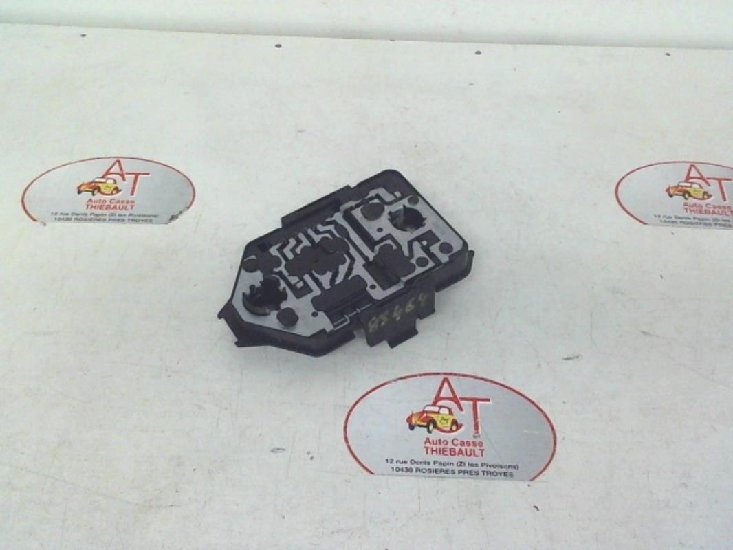 Base portalampade fanale posteriore destro VOLKSWAGEN VENTO Diésel - 1
