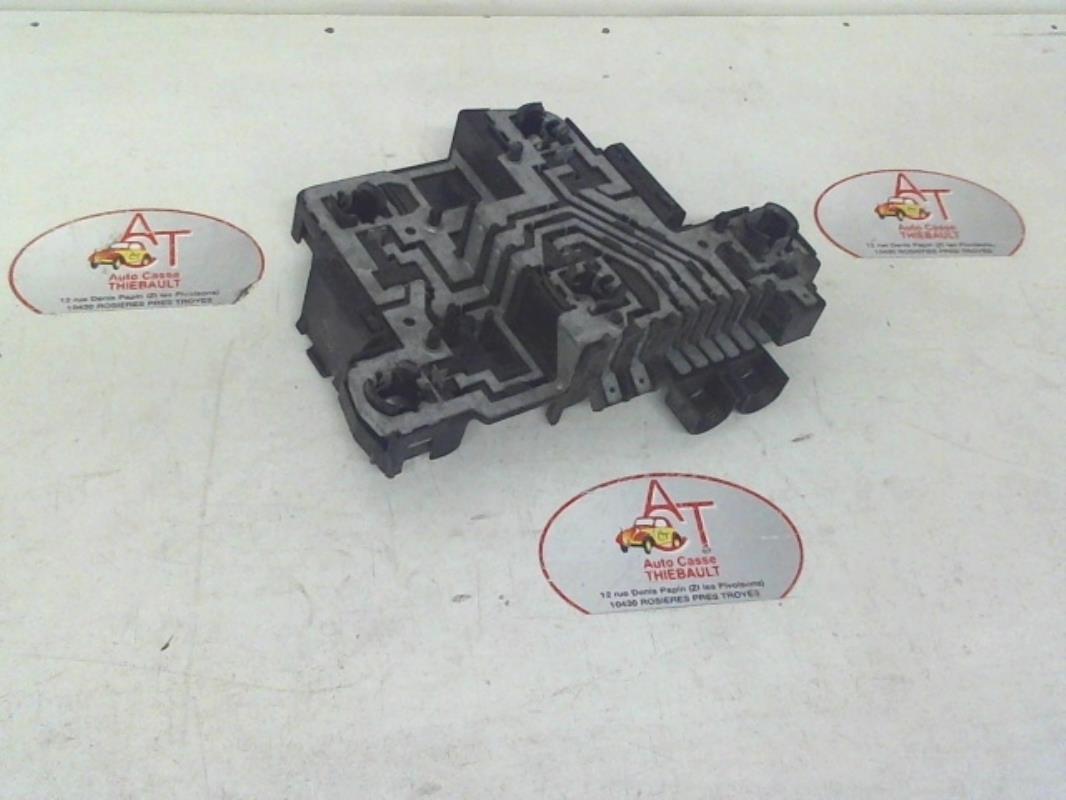 Base portalampade fanale posteriore sinistro VOLKSWAGEN GOLF 2  - 1