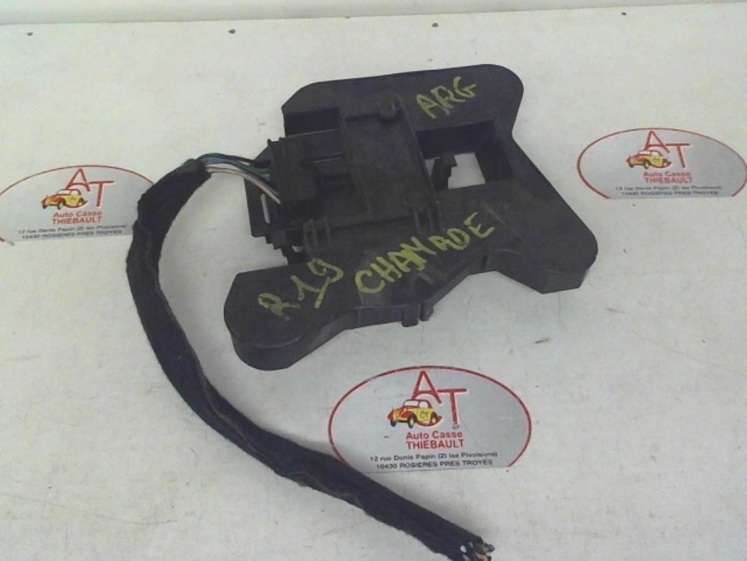 Base portalampade fanale posteriore sinistro RENAULT R19 PHASE 1 Gasolina - 1