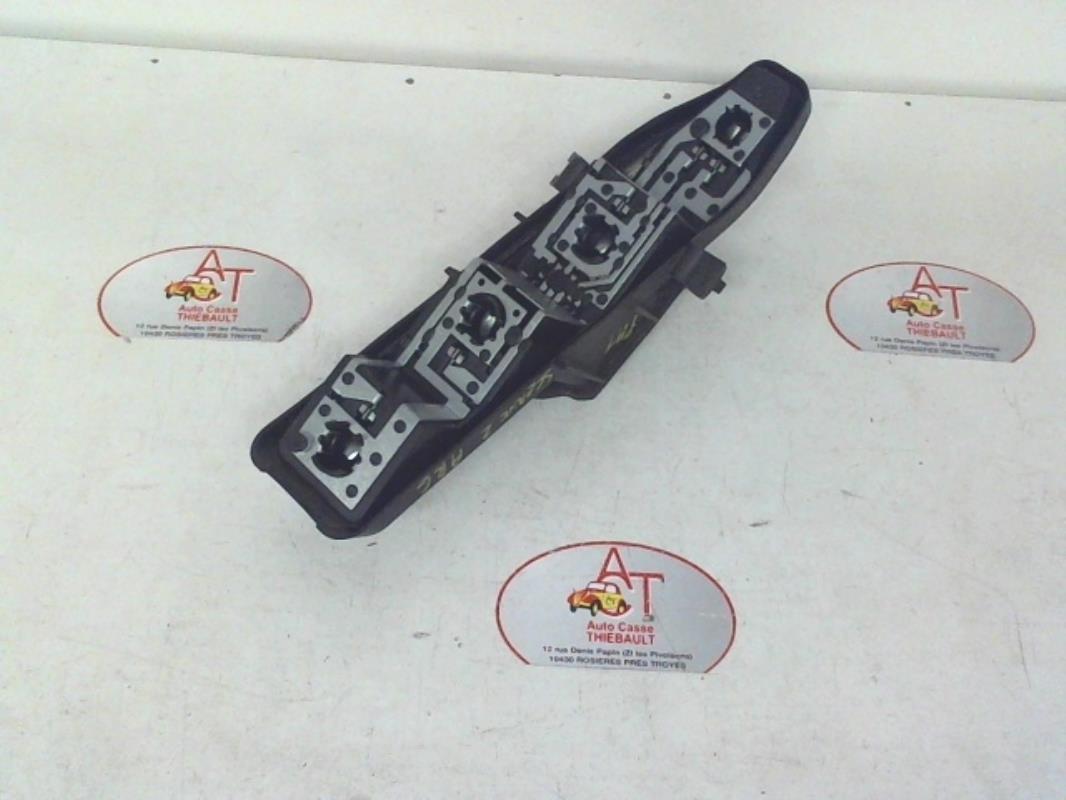 Base portalampade fanale posteriore sinistro RENAULT SCENIC 2 PHASE 1 Diésel - 1