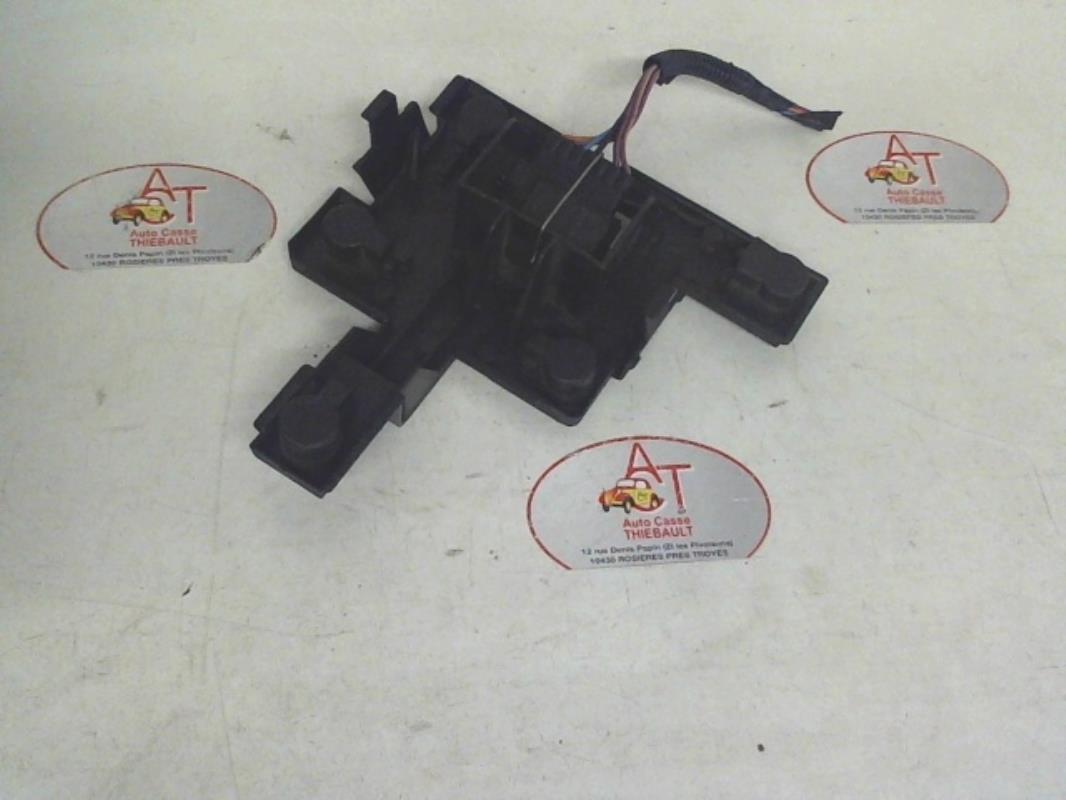 Base portalampade fanale posteriore sinistro FORD MONDEO 2  - 1