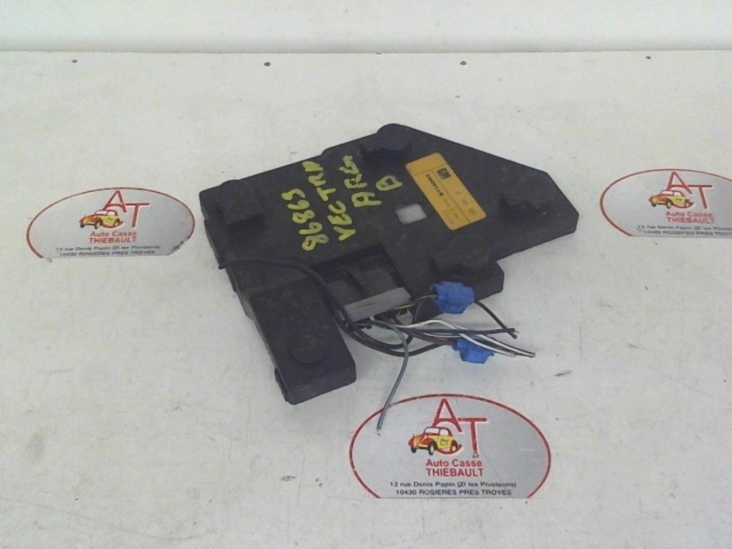 Base portalampade fanale posteriore sinistro OPEL VECTRA B PHASE 1 Gasolina - 1