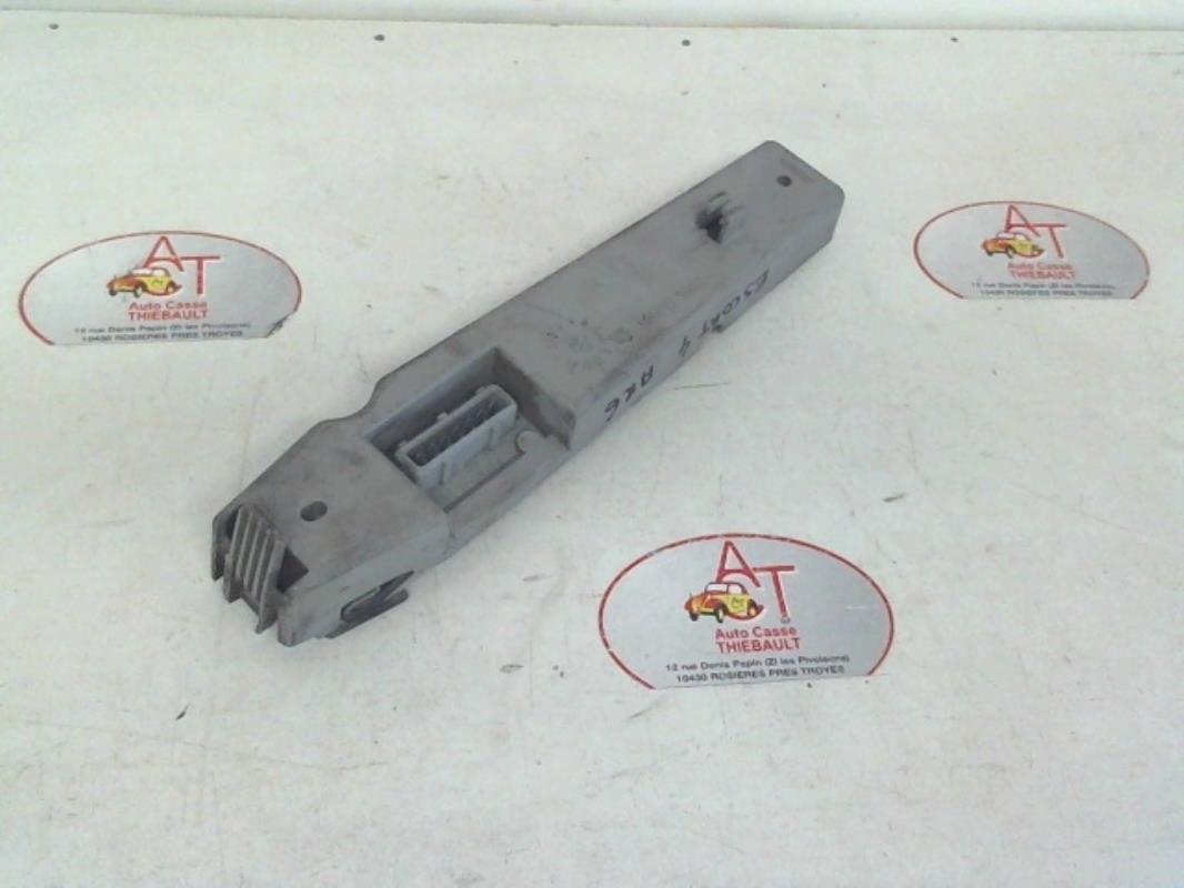 Base portalampade fanale posteriore sinistro FORD ESCORT 6 BREAK Diésel - 1
