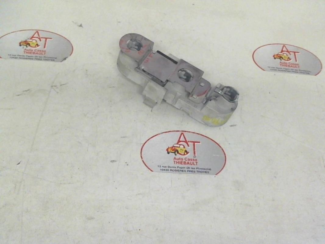 Base portalampade fanale posteriore sinistro VOLVO V 40 1 PHASE 2 BREAK Diésel - 1