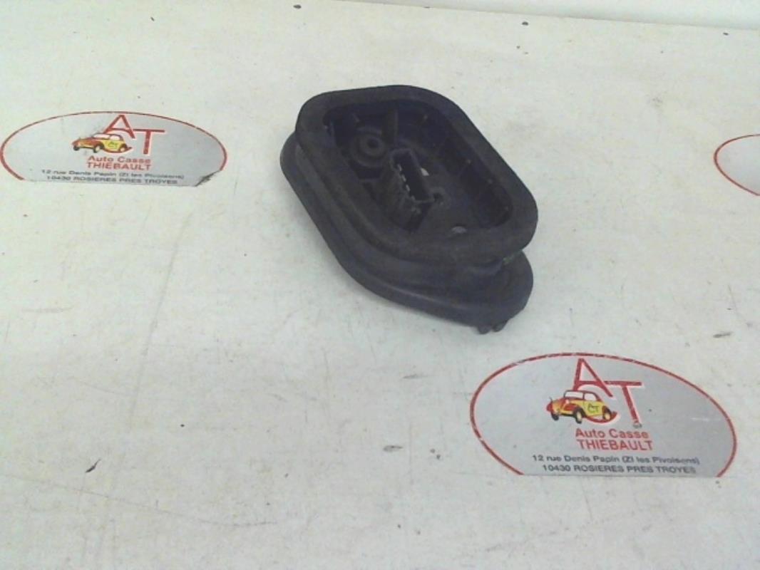 Base portalampade fanale posteriore destro VOLKSWAGEN TOURAN 1 PHASE 1 Diésel - 1