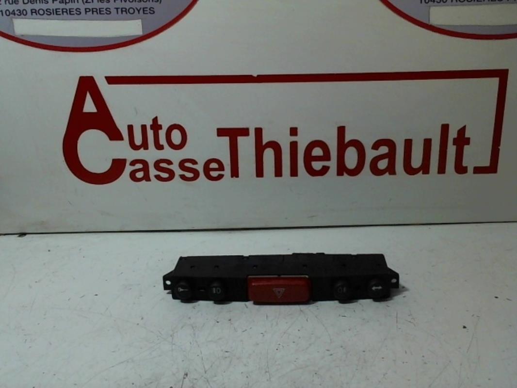 Bouton de warning ALFA ROMEO 147 PHASE 1  - 1