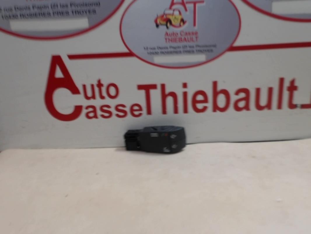 Commande autoradio RENAULT LAGUNA 2 PHASE 2 Diesel - 1