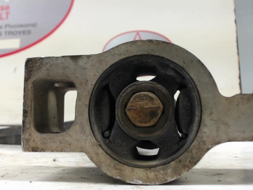 Triangle avant gauche VOLKSWAGEN TOURAN 1  - 1