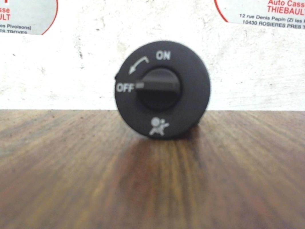 Bouton/Interrupteur RENAULT CLIO 3 PHASE 1  - 1