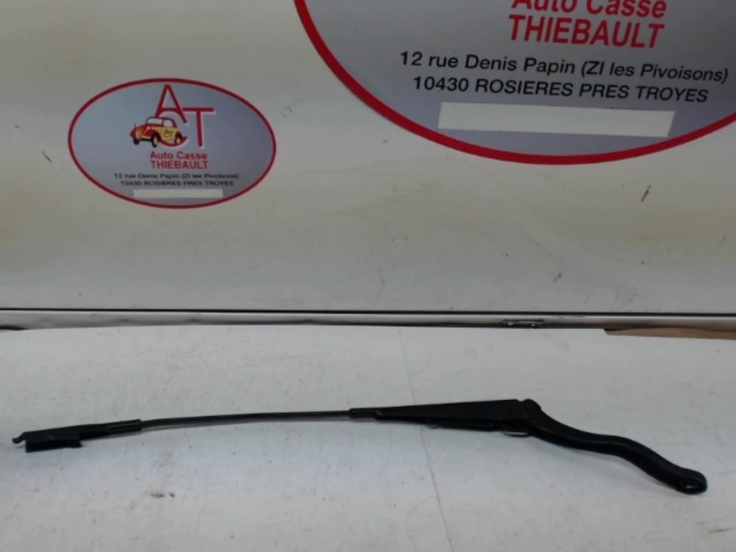 Braccio tergicristallo anteriore destro OPEL CORSA D  - 1
