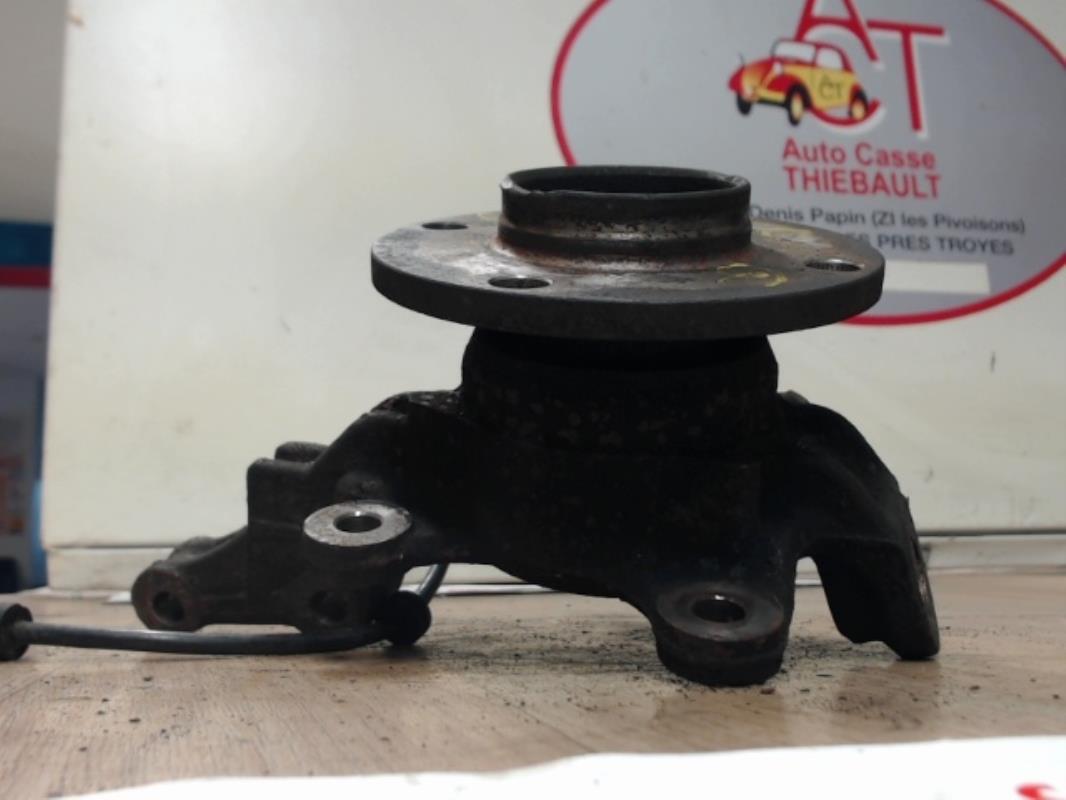 Fusee avant gauche NISSAN ALMERA 1  - 1
