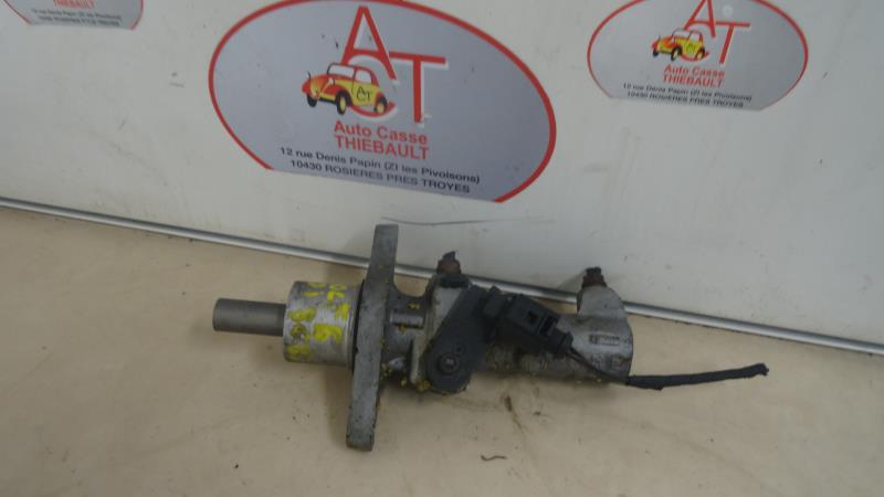 Cilindro maestro (freno) VOLKSWAGEN GOLF 6  - 1