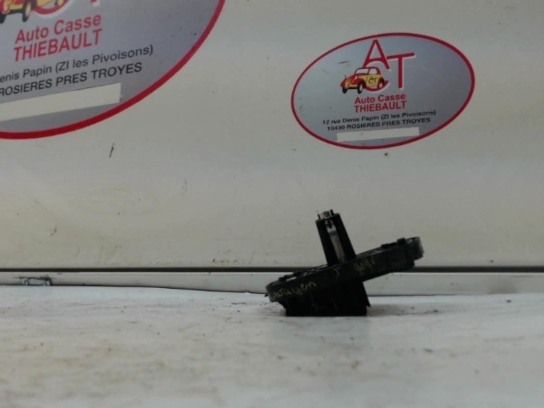Base portalampade fanale posteriore destro VOLKSWAGEN GOLF 5 Diésel - 1