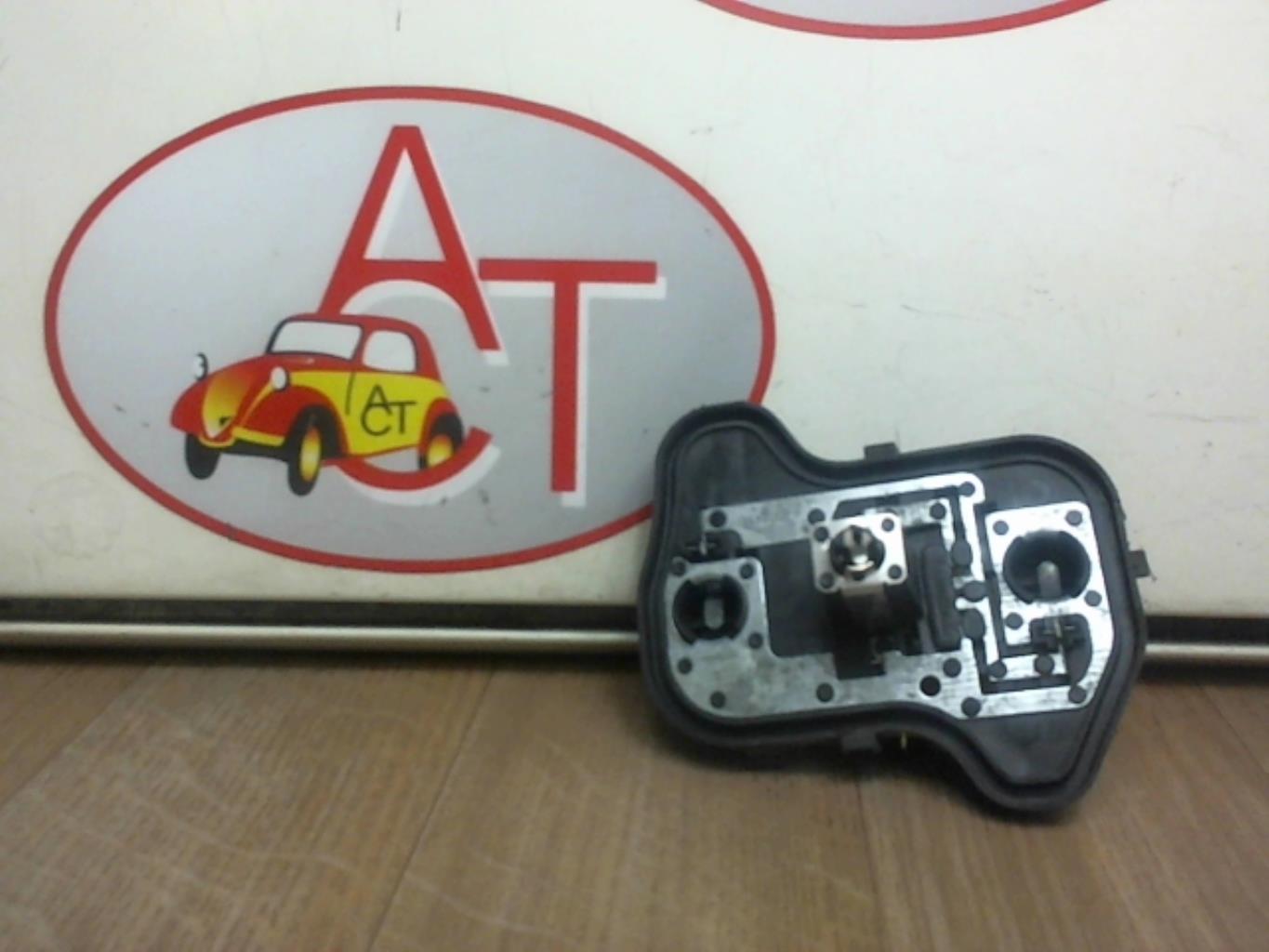 Base portalampade fanale posteriore destro VOLKSWAGEN GOLF 5 Diésel - 1
