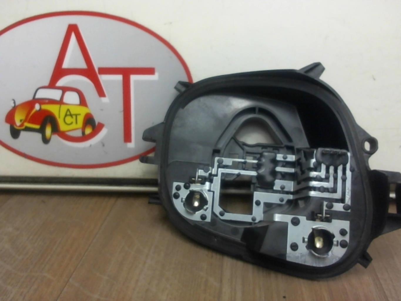 Base portalampade fanale posteriore sinistro PEUGEOT 208 1 PHASE 2 Gasolina - 1