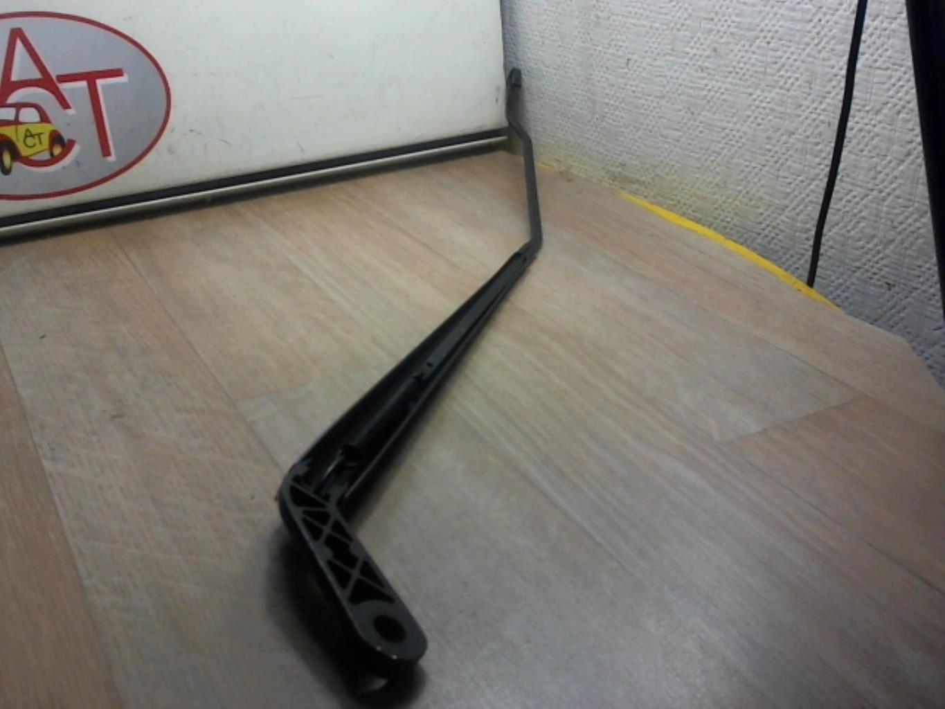 Braccio tergicristallo anteriore destro PEUGEOT 206+ Diésel - 1