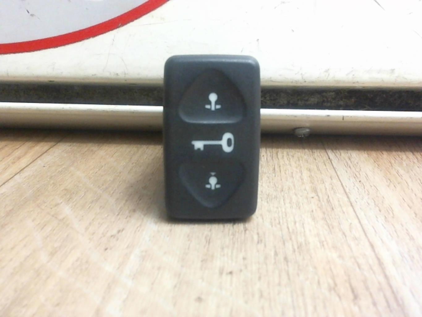 Bouton/Interrupteur LAND ROVER FREELANDER 1 PHASE 3 Essence - 1