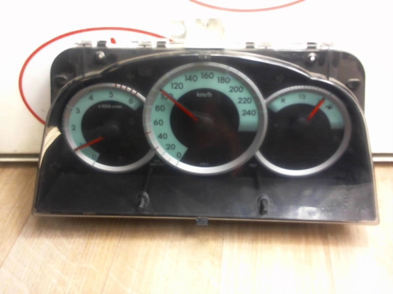 Compteur TOYOTA COROLLA VERSO 2 PHASE 1 Diesel - 1