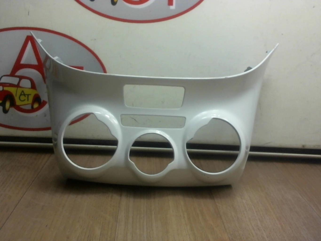 Console central (interieur plastique) PEUGEOT 208 1 PHASE 2 Essence - 1