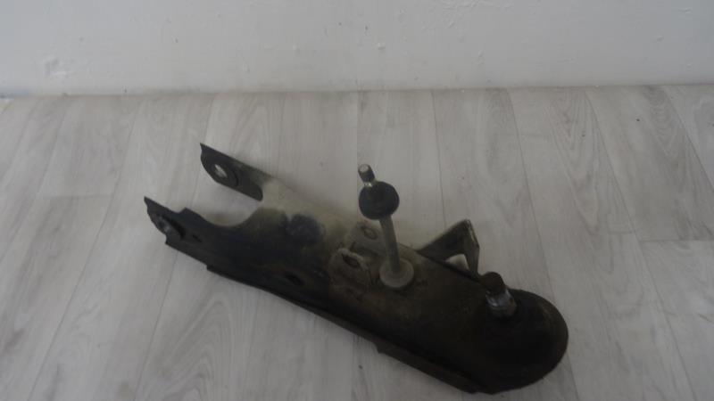 Braccio sospensione posteriore sinistra NISSAN PICK UP D21 KING CAB Diésel - 1