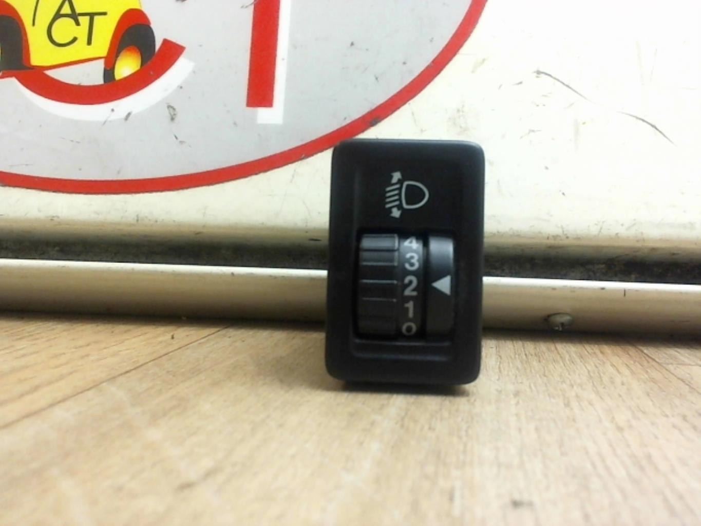 Commande de reglage hauteur de phare OPEL AGILA B Diesel - 1