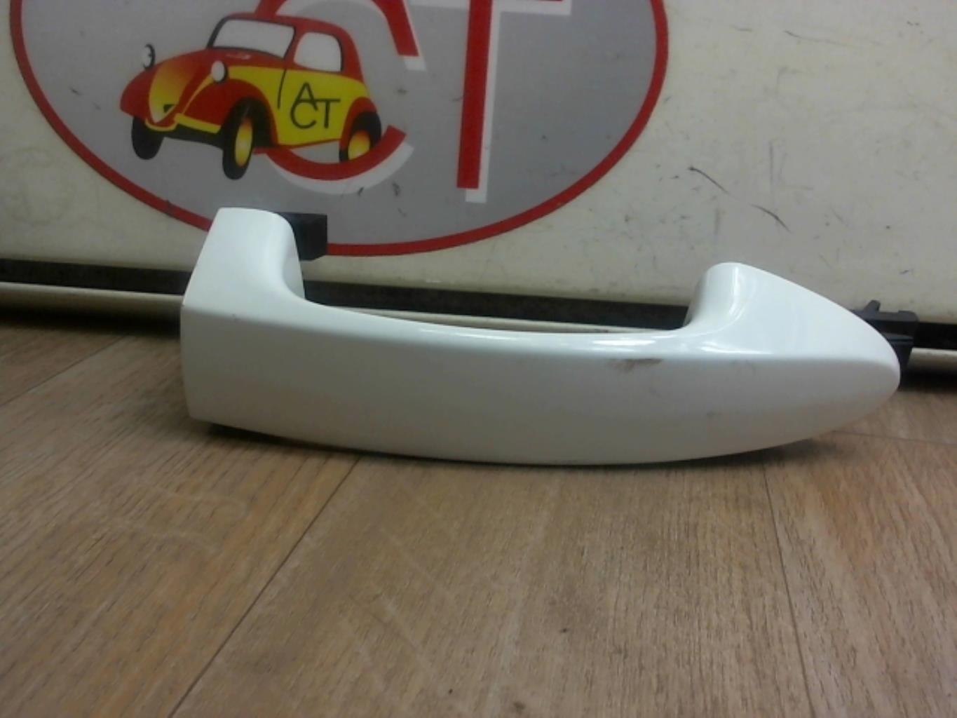 Maniglia portiera anteriore destra FORD FIESTA 6 PHASE 1 Diésel - 1