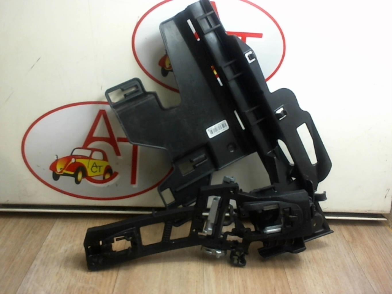 Supporto maniglia portiera anteriore destra FORD FIESTA 6 PHASE 1 Diésel - 1