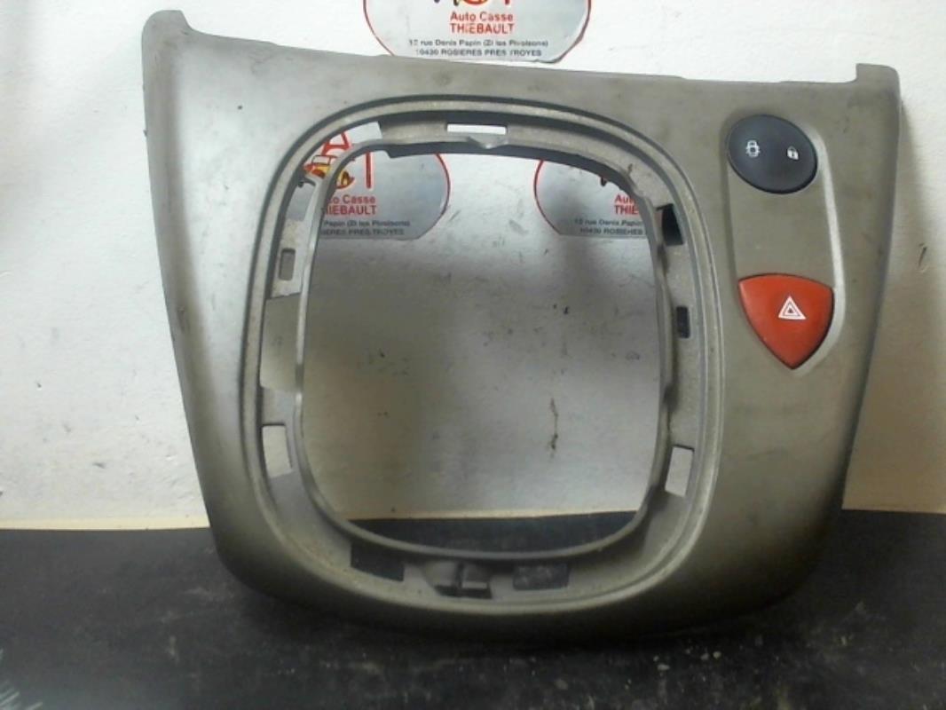 Bouton de warning RENAULT SCENIC 2 PHASE 1 Diesel - 1