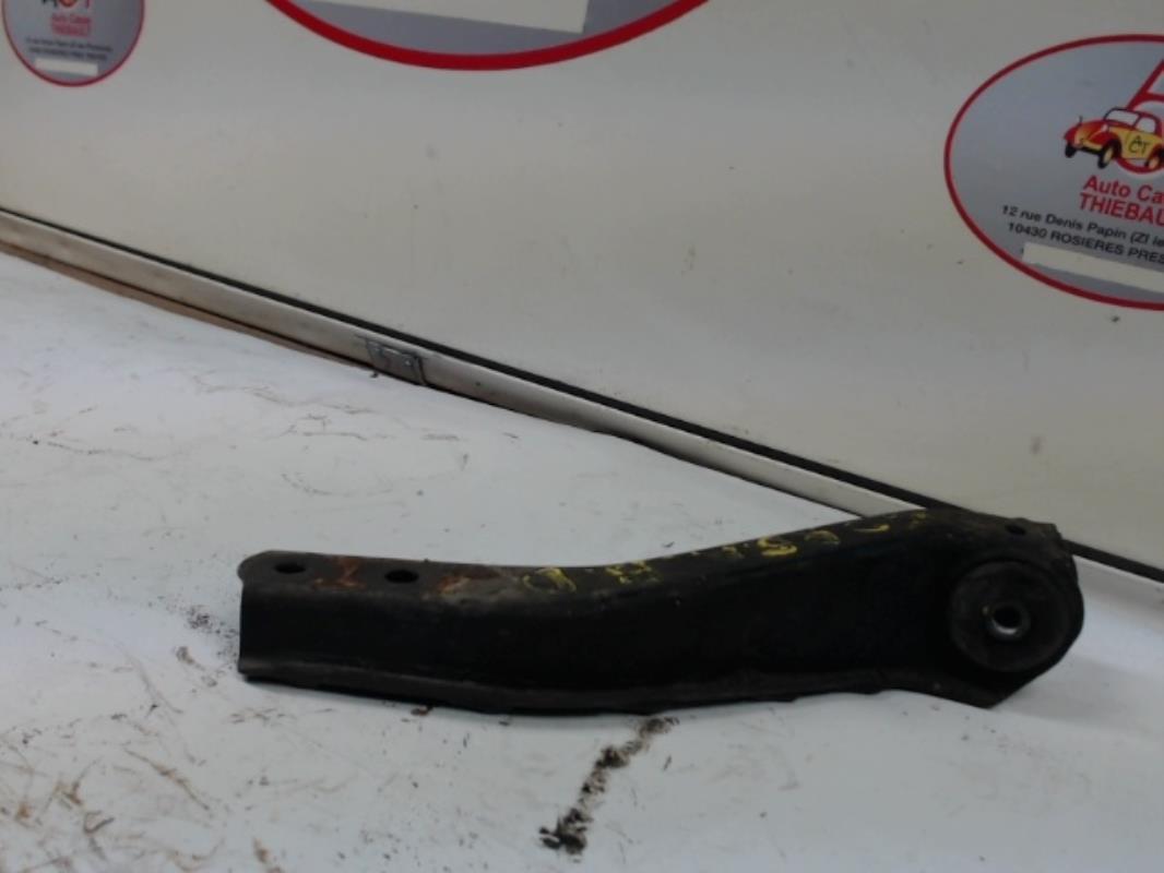 Braccio sospensione inferiore anteriore destro OPEL CORSA A  - 1