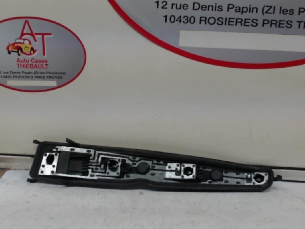 Base portalampade fanale posteriore destro OPEL MERIVA A PHASE 1 Diésel - 1