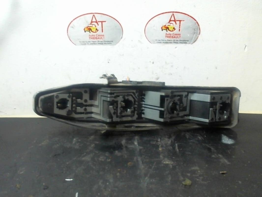 Base portalampade fanale posteriore sinistro RENAULT SCENIC 2 PHASE 1 Diésel - 1