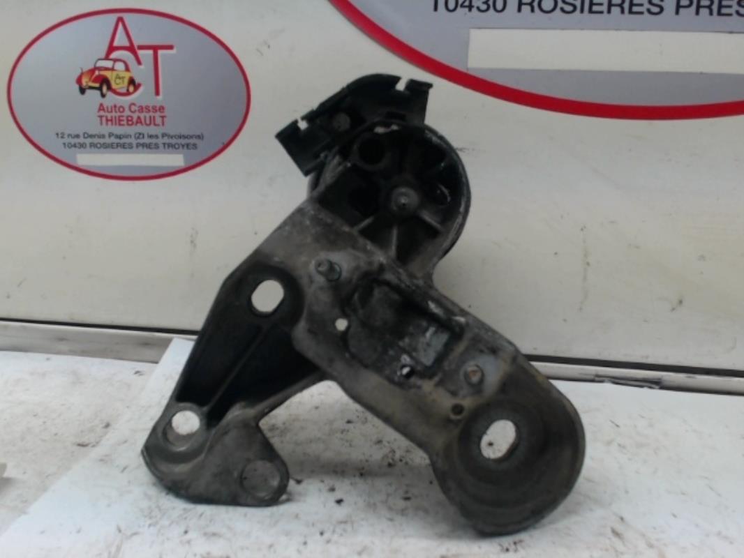 Support moteur droit AUDI A4 1 PHASE 1 Essence - 1