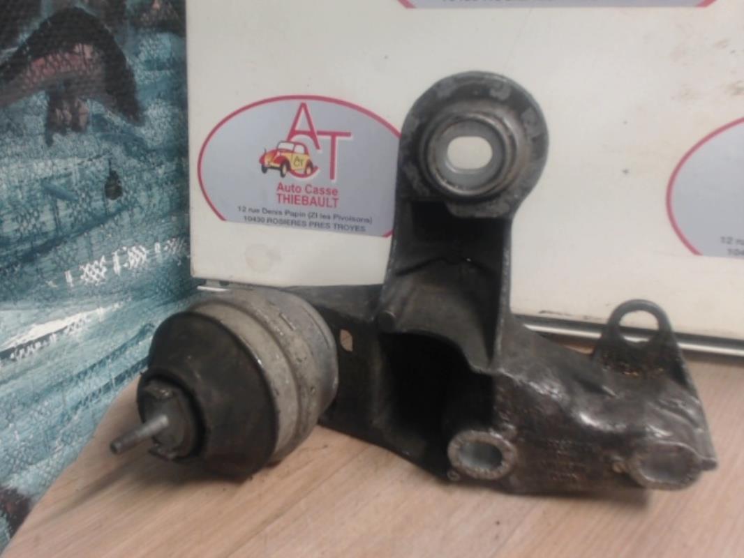 Support moteur gauche AUDI A4 1 Essence - 1