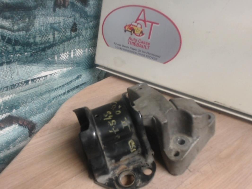 Support moteur gauche RENAULT CLIO 2 PHASE 1 Essence - 1