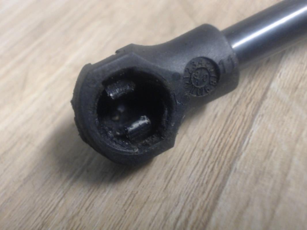 Verin de capot CITROEN C6 Diesel - 1