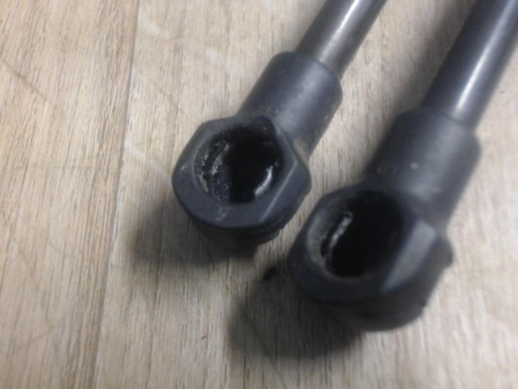 Molla a gas bagagliaio PEUGEOT 206  - 1