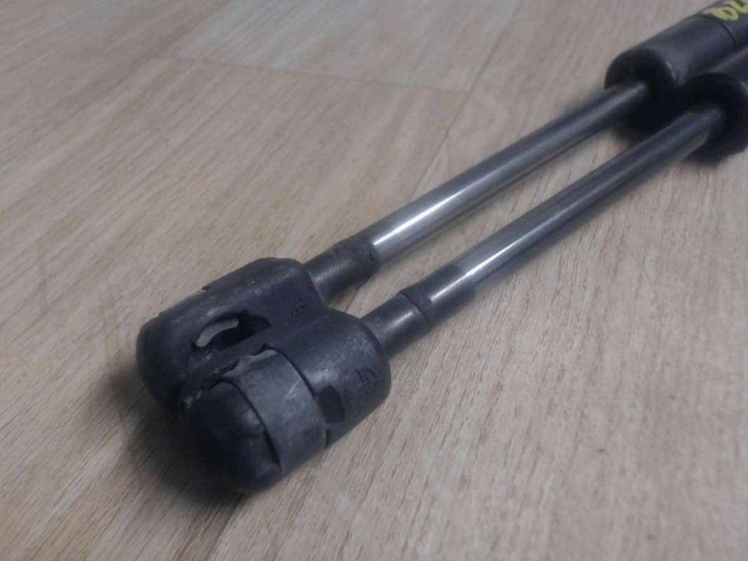 Verin de coffre AUDI A4 1 PHASE 1 Diesel - 1