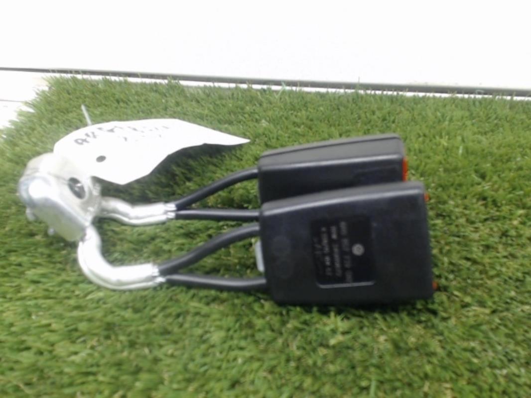 Aggancio cintura sicurezza posteriore sinistro SEAT IBIZA 4 PHASE 3 COUPE Gasolina - 1