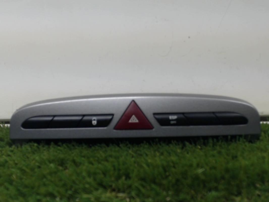 Bouton de warning PEUGEOT 308 1 PHASE 2 CABRIOLET Diesel - 1