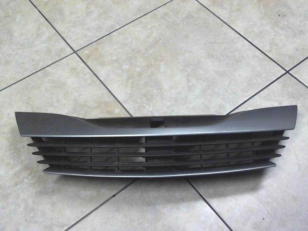 Calandre RENAULT LAGUNA 2 PHASE 1 BREAK Diesel - 1