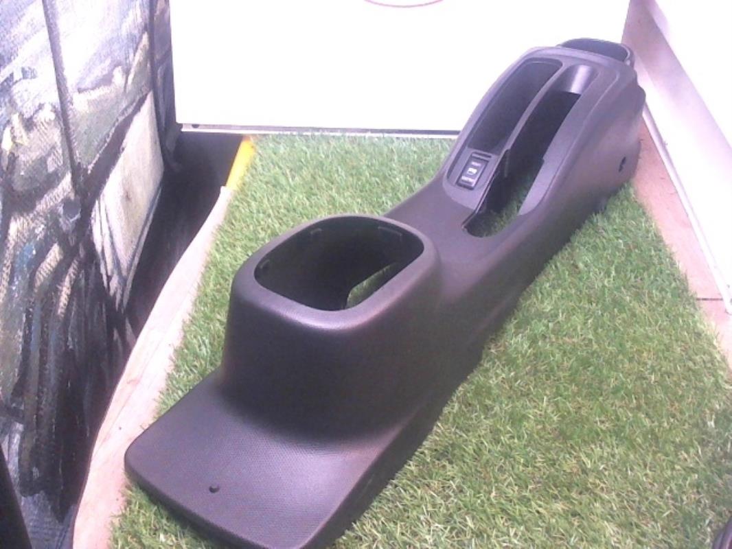 Console central (interieur plastique) NISSAN MICRA 3 PHASE 2 Essence - 1