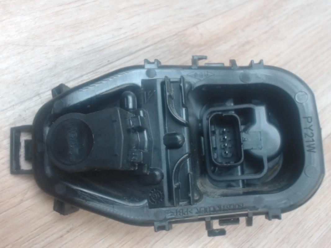 Base portalampade fanale posteriore destro RENAULT CLIO 4 PHASE 2 Diésel - 1