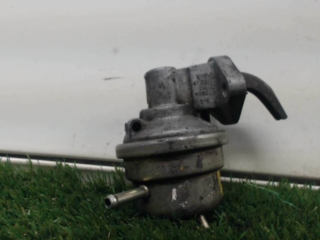 Pompe à carburant RENAULT R11  - 1