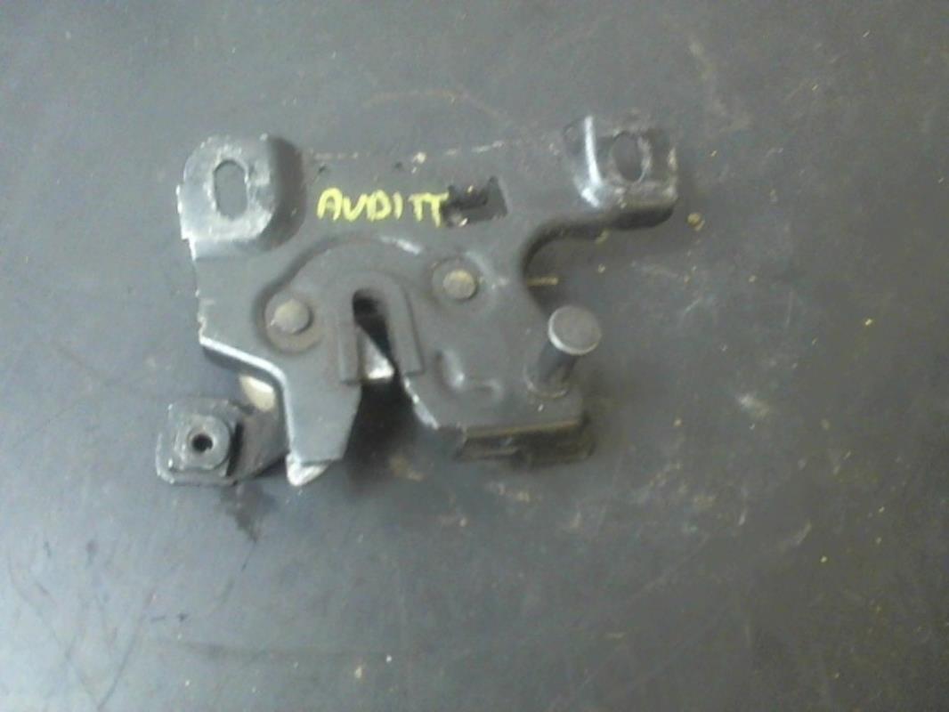 Serrure de coffre AUDI TT 1  - 1