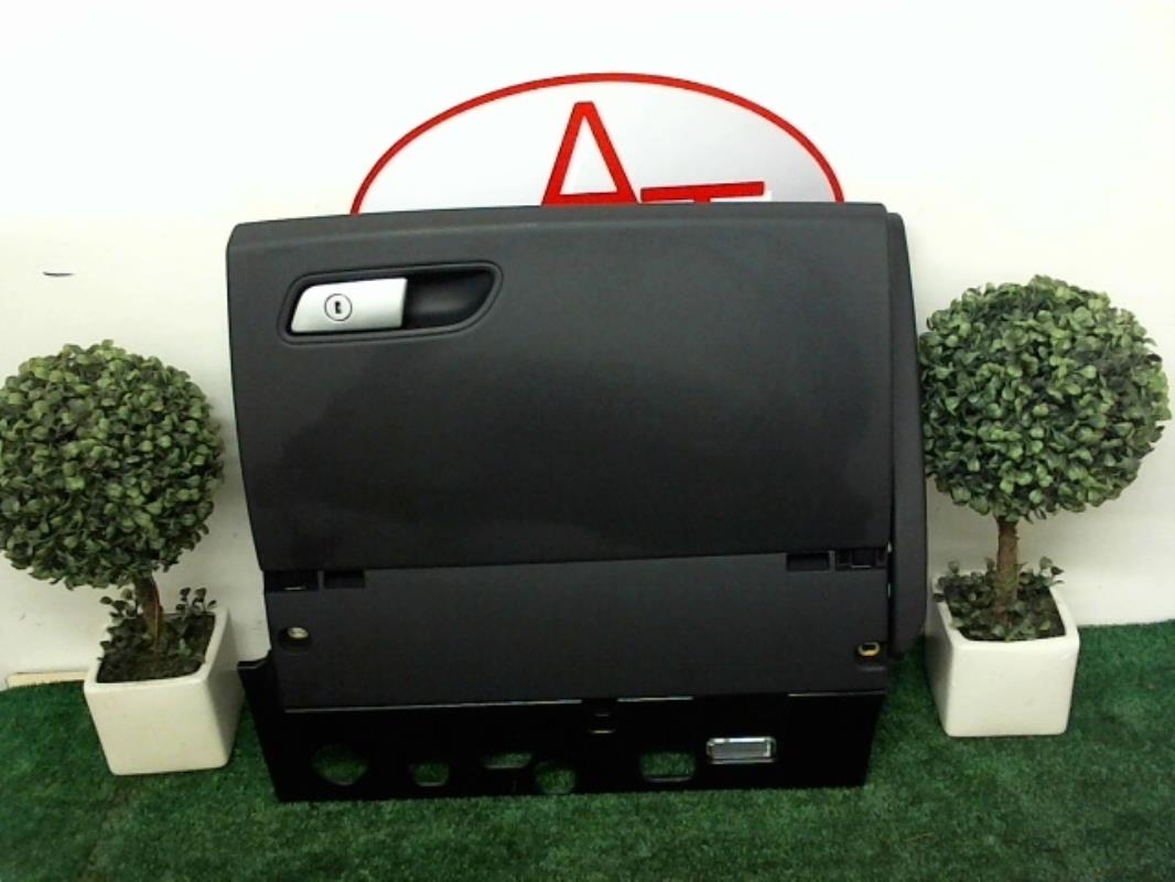 Boite a gants AUDI A6 4 AVANT PHASE 1 BREAK Diesel - 1
